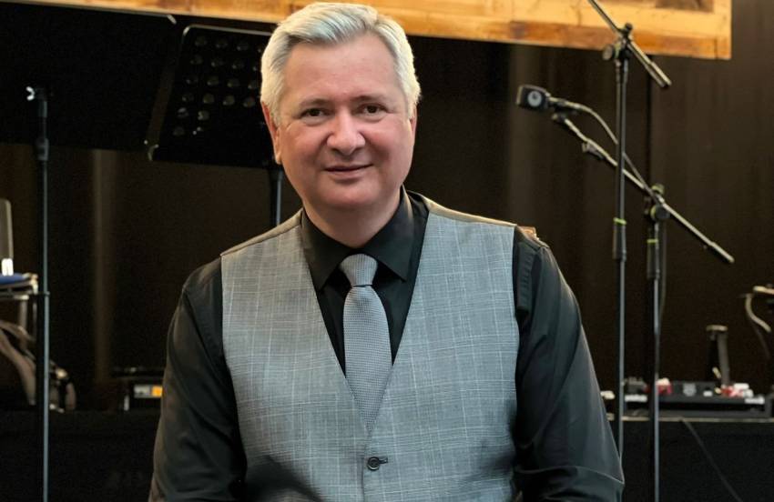 Florin Ianovici ◉ O dragoste diferită