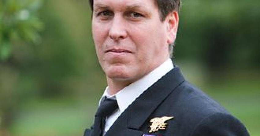 Fost ofițer SEAL atrage atenția asupra fenomenului transgender: SUA sprijină o industrie de miliarde de dolari