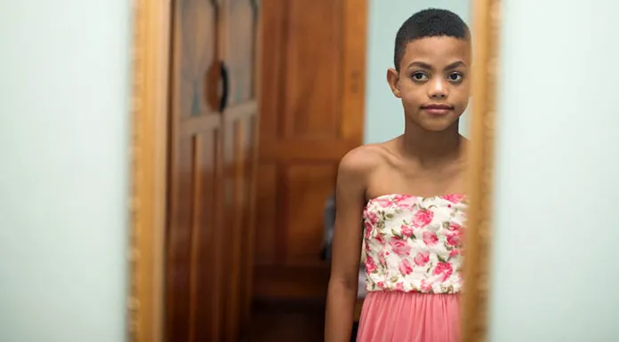 Facultatea de Medicină de la Harvard oferă cursuri prin care medicii pediatri să identifice bebelușii care sunt LGBT