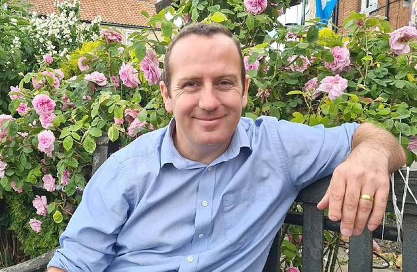 Predicator stradal, raportat la unitatea anti-teroristă a Poliției, după ce a zis despre un „transgender” că e „bărbat îmbrăcat în haine de femeie”...