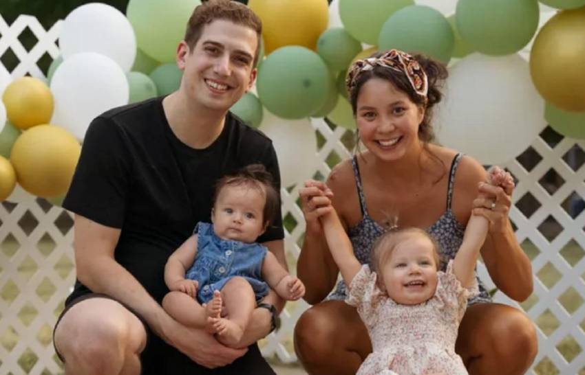 ObservatorNews.ro: O tânără mamă, care îi citea bebeluşului din Biblie, a fost nimerită în cap de un glonț...