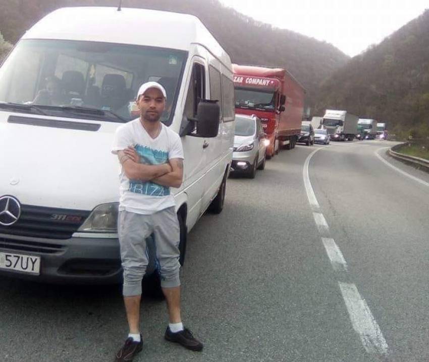 Sali Sabri ◉ Erdal a murit așa cum l-am știut: mereu în slujba altora, mereu săritor, mereu gata de sacrificiu...