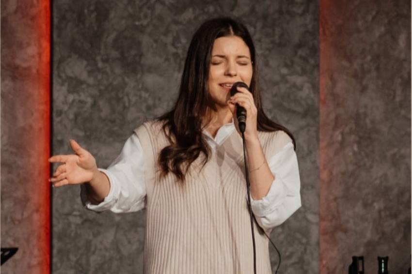 Apel la rugăciune pentru Andreea Vinter, tânăra care se afla în mașina condusă de Natty Drăgoi!