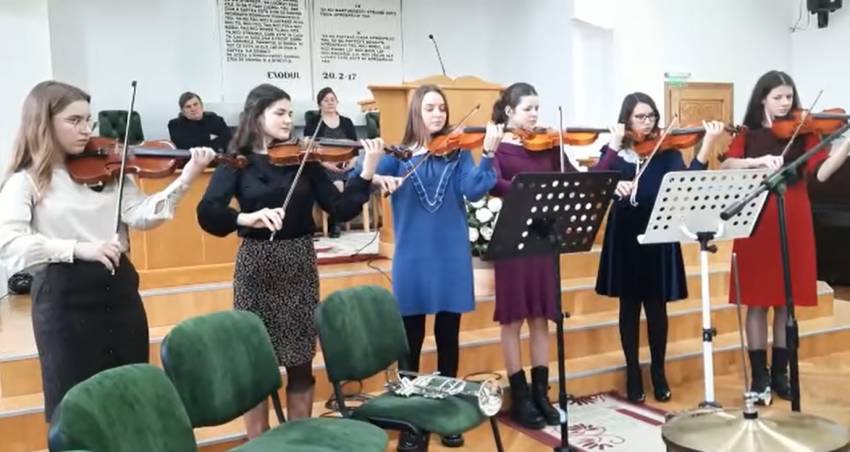 Piesa Zilei, interpretată de refugiați ucraineni în România: 