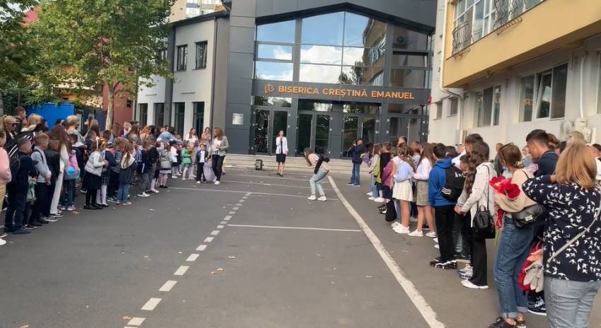 Școala ucraineană a început astăzi la Biserica Creștină Emanuel Galați...