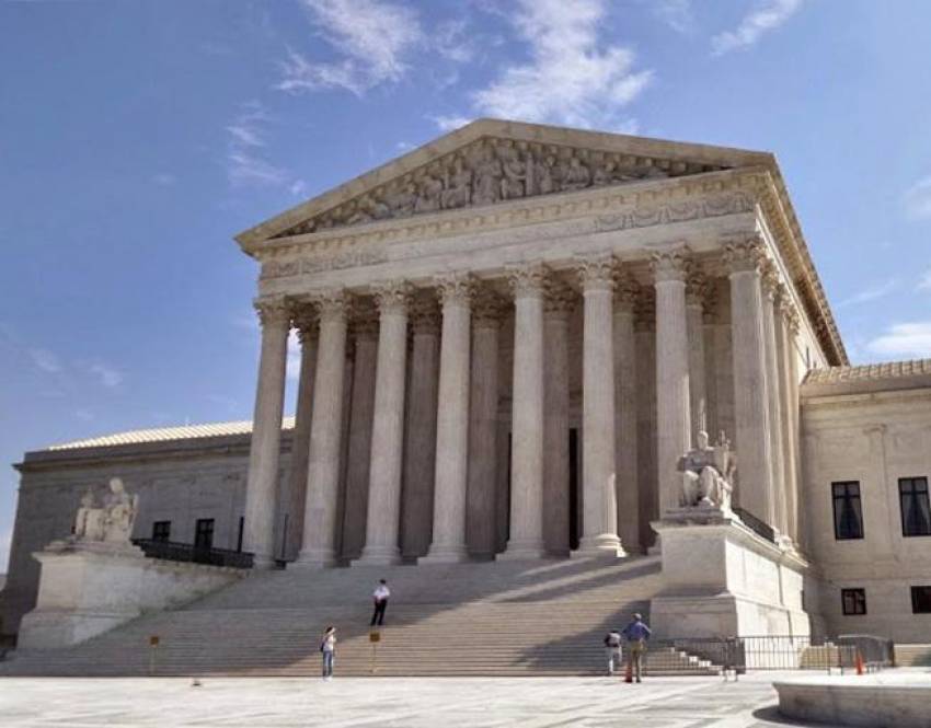 Curtea Supremă din SUA dă câştig de cauză unei creatoare web care a refuzat să facă site-uri pentru căsătoriile gay