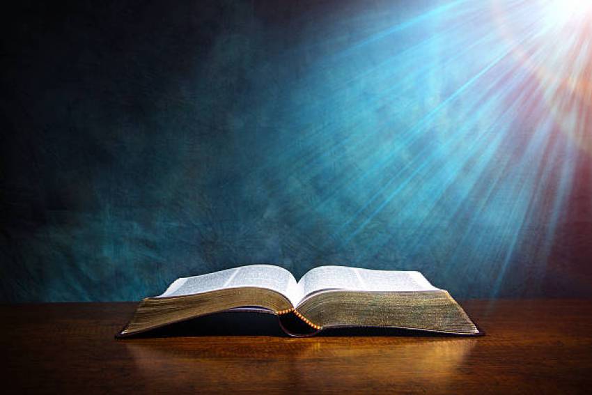 De ce să citesc Biblia? Descoperirea înțelepciunii veșnice din interior