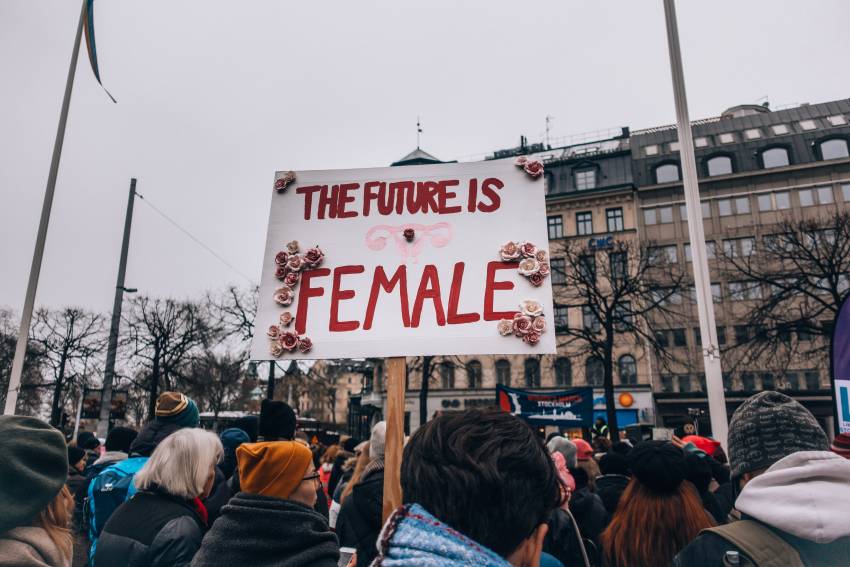 Peter Costea ◉ Feminismul reacționar
