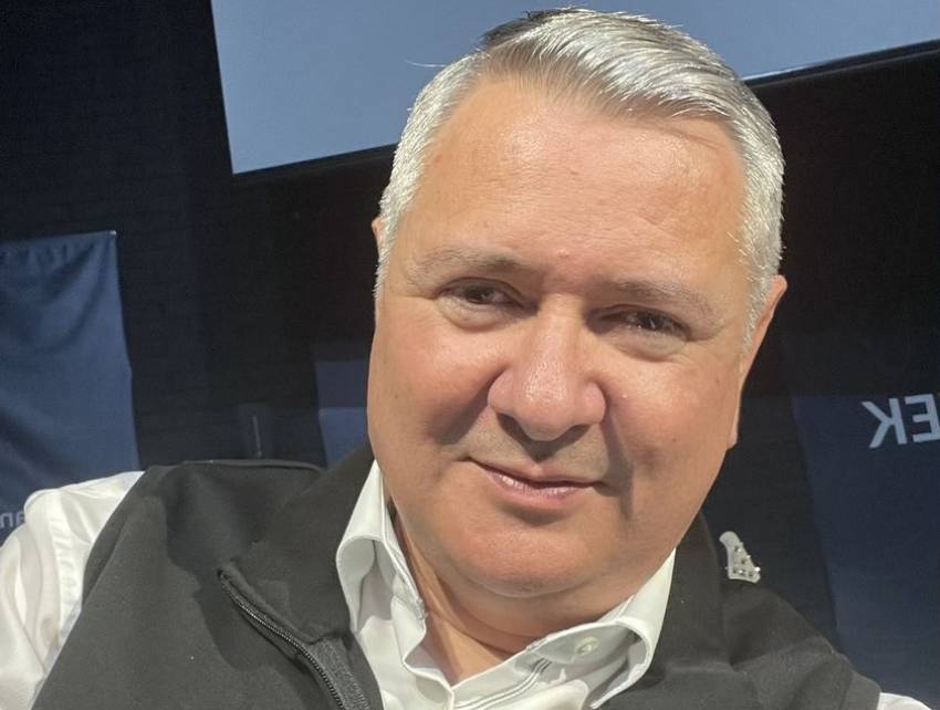 Florin Ianovici ◉ Rădăcină și aripi