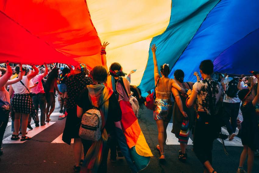 Peter Costea ◉ Prostia mândriei duce la moarte. Cazul LGBT-ismului reacționar