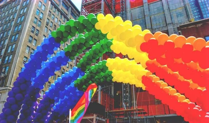 Marș LGBT la Bologna. Participanții au călcat pe portretul lui Viktor Orban