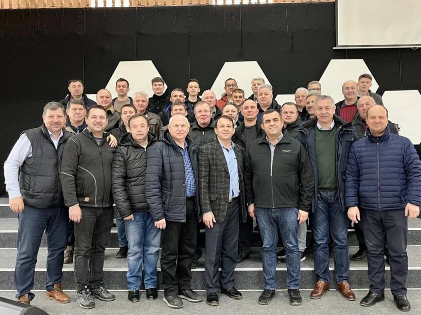 Povestea pastorilor români din Ucraina care nu pot lupta, dar salvează vieți pe front...