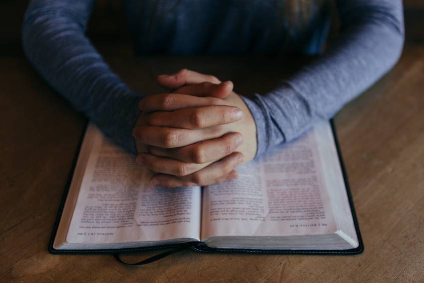Tony Berbece ◉ “Nu mai citesc Biblia, că o știu.”