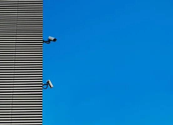 România va trece direct la RECUNOAȘTERE FACIALĂ şi va crea „un loc sigur pentru datele cetăţenilor”