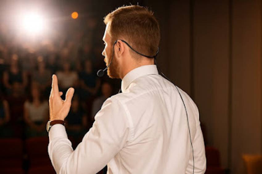 Oare faima cuiva face ca responsabilitatea acestuia să fie opțională?