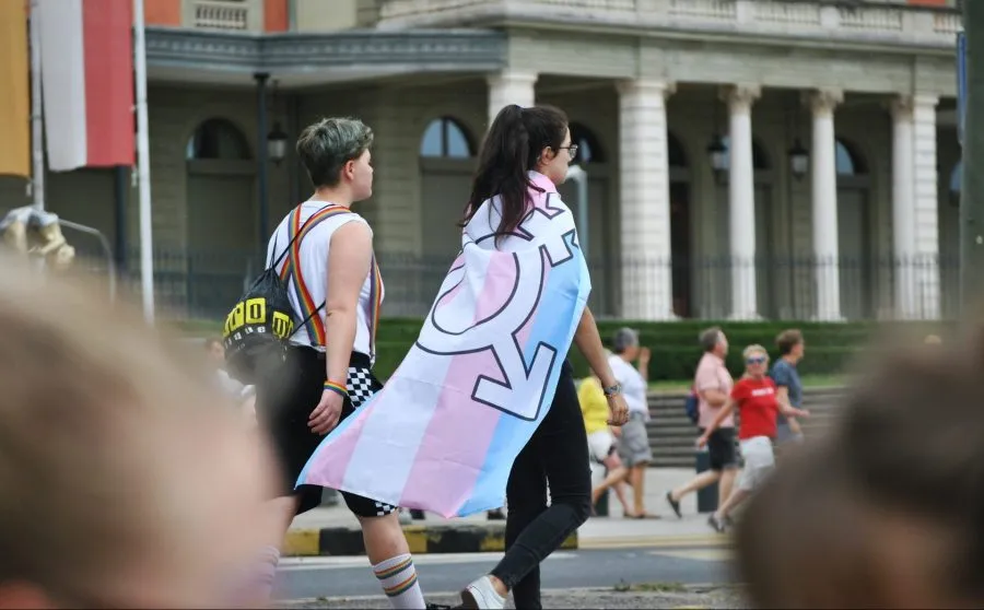 Un nou ordin executiv al lui Biden va promova ideologia transgender în școli fără știrea părinților