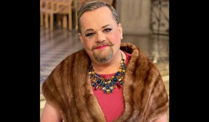 Lumea pe dos: Un preot gay din Suedia nu vrea să mai oficieze căsătorii între cupluri heterosexuale!
