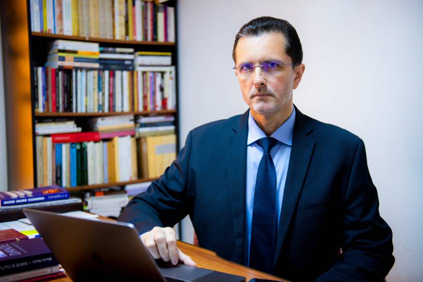 Vasile Bănescu: A susţine că genul are doar un înţeles binar denotă ocultarea adevărului...