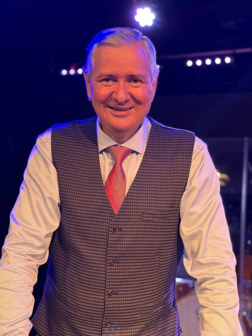 Florin Ianovici ◉ Fiindcă ești prețuit în ochii Mei...